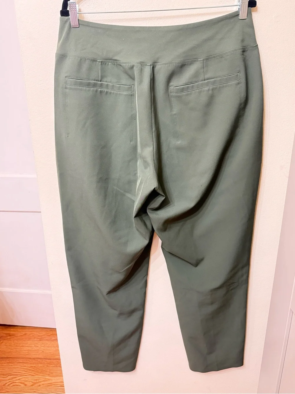 Athleta 12 Endless High Rise Olive Green Ankle Commute Office Travel Athleisure